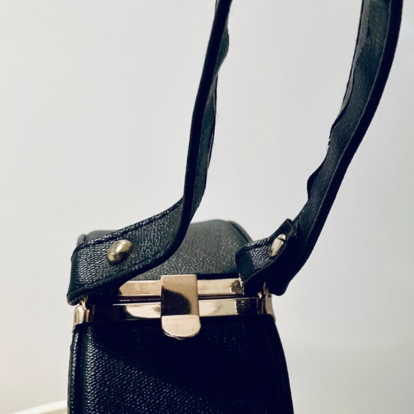1960s-Style Black Circular Structured Handbag with Gold Hardware - Picture 4 of 9